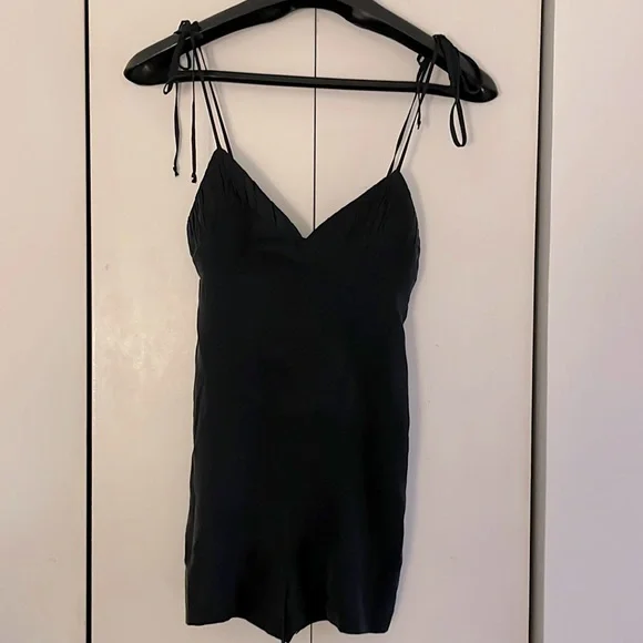 Zara Black Romper with adjustable shoulder straps ties in Size Medium - Picture 3 of 17